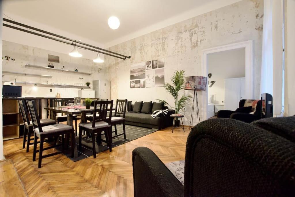Budget By Hi5 - Mozsar Appartamento Budapest